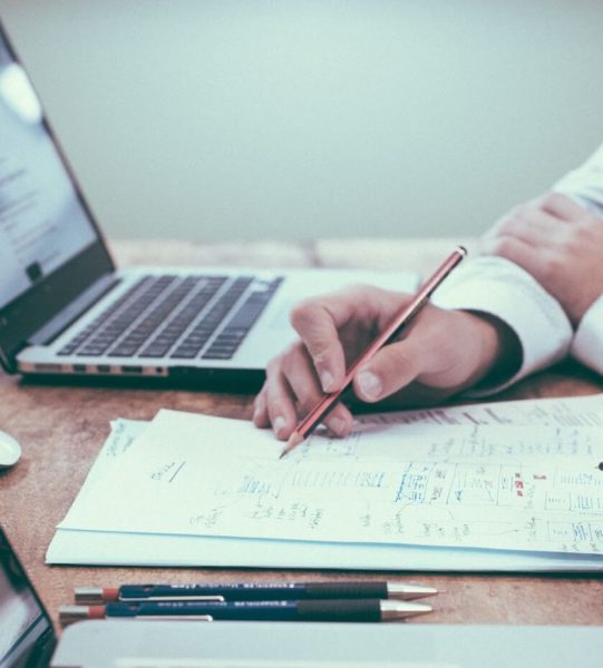 helloquence-5fNmWej4tAA-unsplash